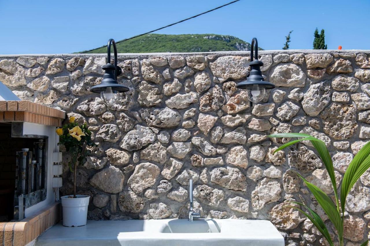 Amelia & Nicholas Stone Houses Doukades Екстер'єр фото